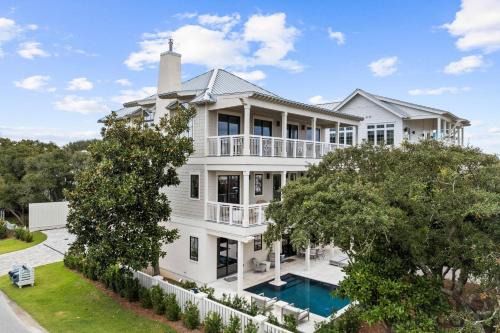 Seacrest House | Eyes on Sunrise