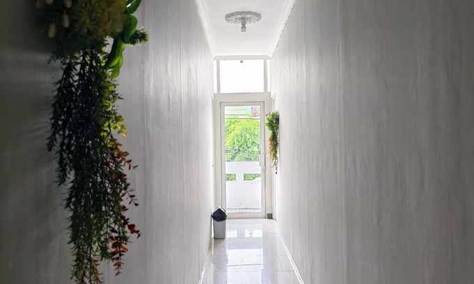 Kraton Hotel | Ez Door