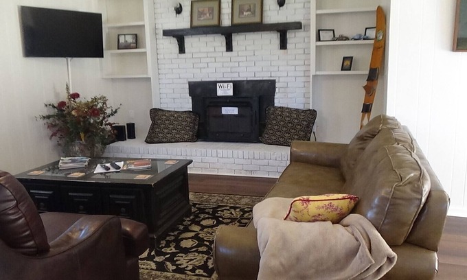 Centerville House | EZ - GO Lodging 3.7 mi Green Pond Landing(Lake Hartwell) Clemson Univ 15 mil.