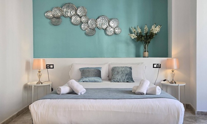 Centro Apartment | Félix Sáenz Suites: Design Accommodation in Malaga Center
