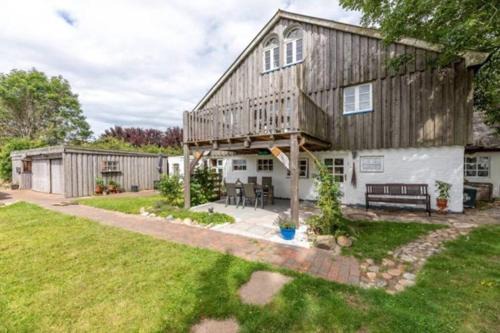 Borgsum Apartment | Föhrzeit 2 Klein und fein mit Terrasse, friesisch gemütlich