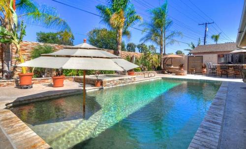 Hermosa Village House | F-20 Paradise Pier