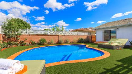 Hermosa Village House | F-52 Trenton II