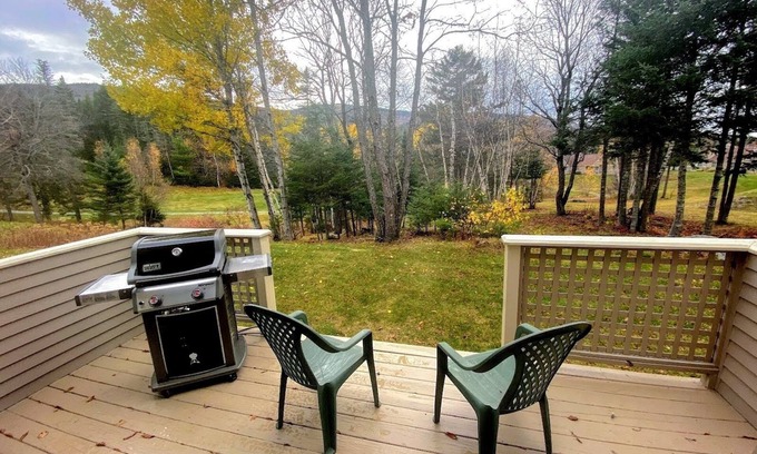 Bretton Woods House | F28 Fairway Village home on the Mt. Washington golf course! Walk to Mt Washington Hotel
