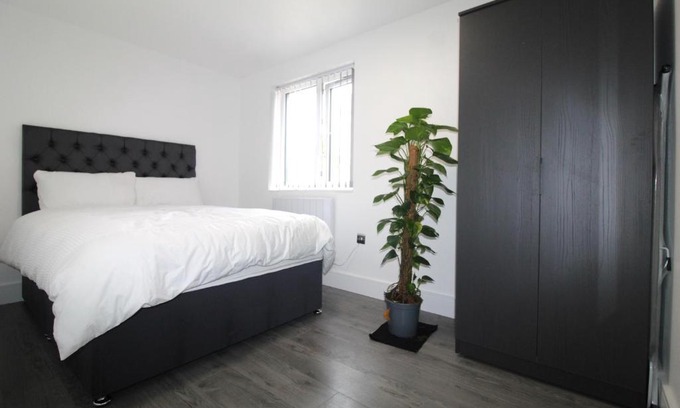 Preston Apartment | F4 Hammonds Row