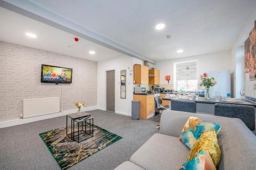 Leeds Apartment | -F9GH- for your most relaxed, Cosy stay, Parking