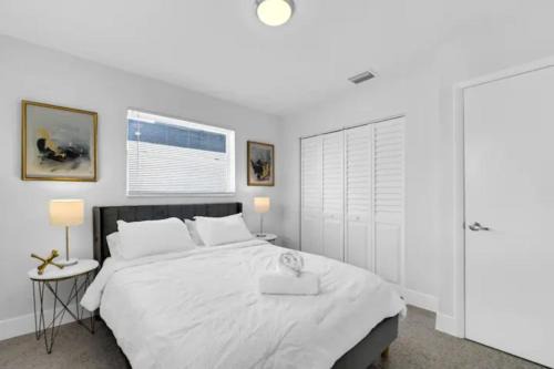 Buena Vista House | Fab 4BR Twin Villas Near Design District and Wynwood