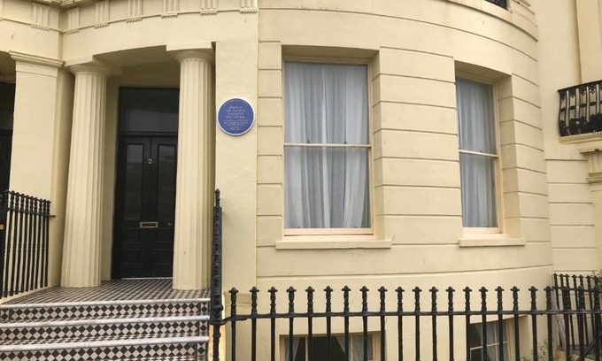 Hove Apartment | Fab Brunswick by the sea