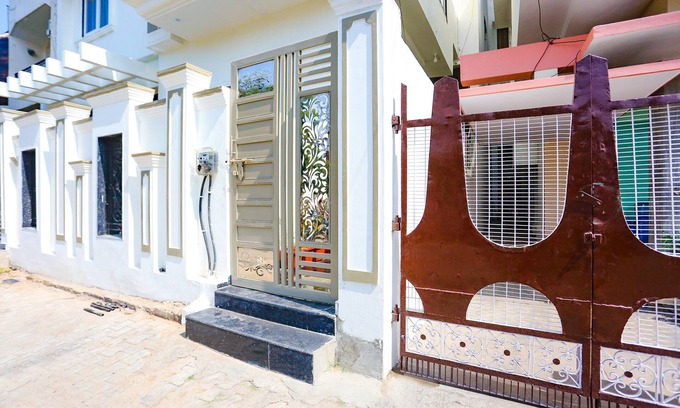 Varanasi Hotel | Fabexpress Aditya Guest House