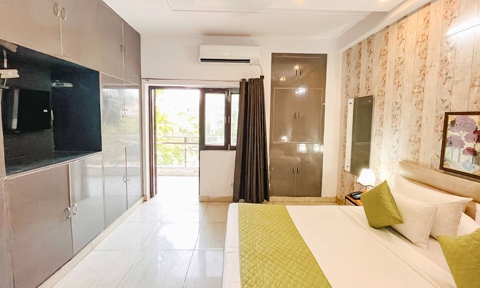 Noida Hotel | FabExpress Comfirt inn