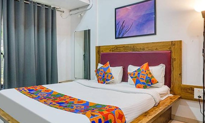 Baner Hotel | Fabexpress Cosmo Stays