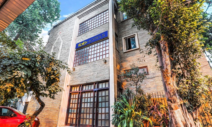 Noida Hotel | FabExpress Hemkunt Mansion