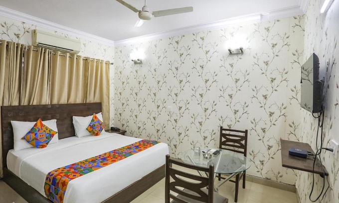 East of Kailash Hotel | FabExpress JPM Harshdeep