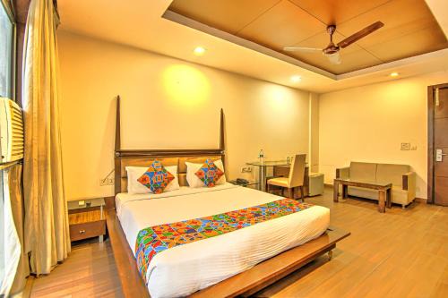 Kalkaji Hotel | FabExpress Le Grand
