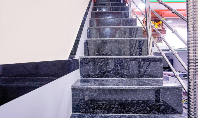 Malad West Hotel | Fabexpress Raj Palace