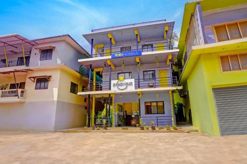 Morjim Hotel | FabHotel 29 Beach House