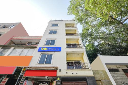 Chittaranjan Hotel | FabHotel AK Villa
