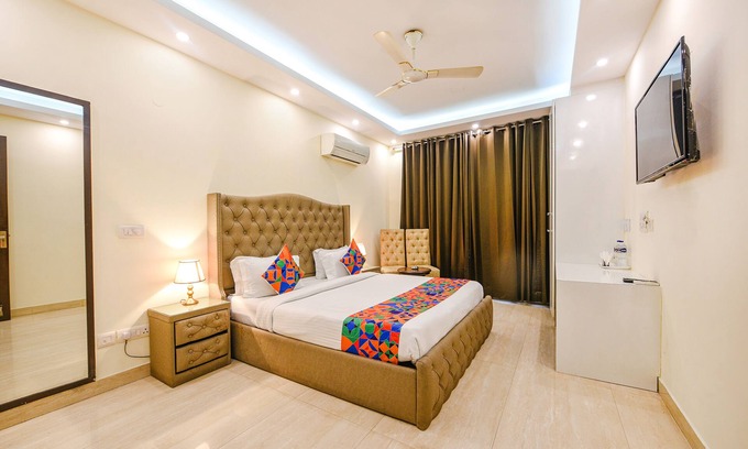 Chittaranjan Hotel | Fabhotel Ak Villa