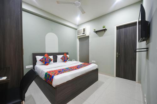 Gurugram Hotel | FabHotel Alpha Near Golf Course Road Gurgaon