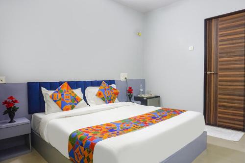 Baner Hotel | FabHotel Baner Executive - Balewadi high street