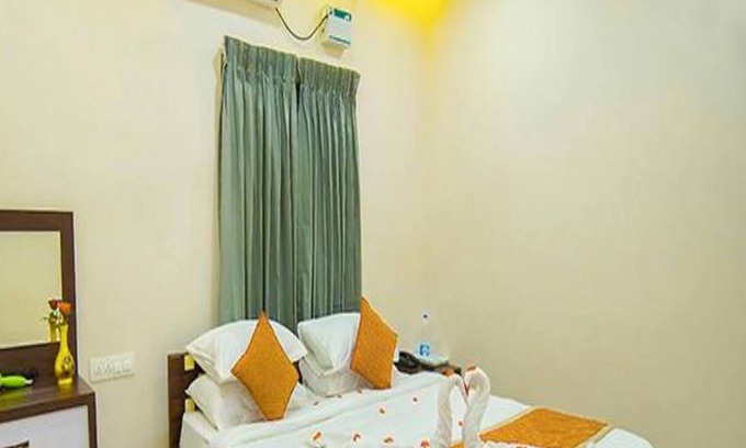 Madurai Hotel | Fabhotel Chakkra Residency