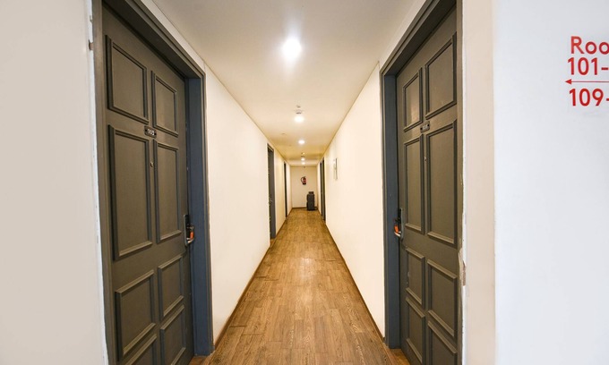 Faridabad Hotel | Fabhotel Crown Inn