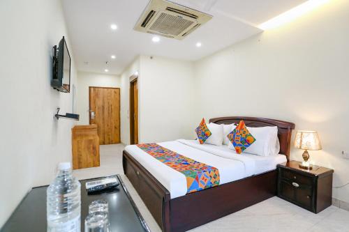 Wazirpur Hotel | FabHotel F9 NSP - Near Pacific Mall Pitampura