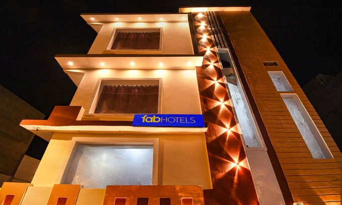 Faizabad Hotel | Fabhotel Geeta Bhawan
