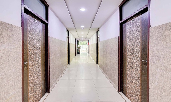 Vasundhara Hotel | Fabhotel Golden Stone