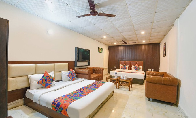 Faridabad Hotel | Fabhotel Lazeeno