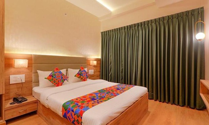 Gomti Nagar Hotel | FabHotel Pratham Inn