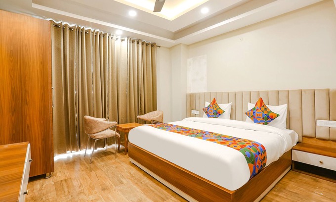 Sector 31 Hotel | Fabhotel Raahi Retreat