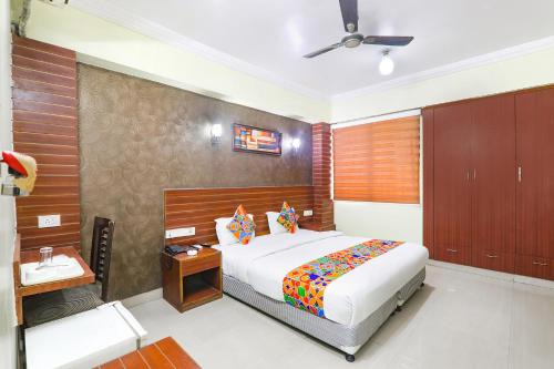 Patna Hotel | FabHotel Royal Ville