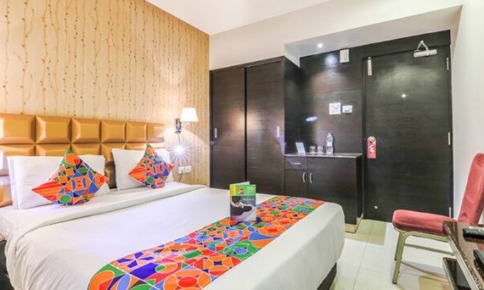 Hyderabad Hotel | Fabhotel Singh Suites