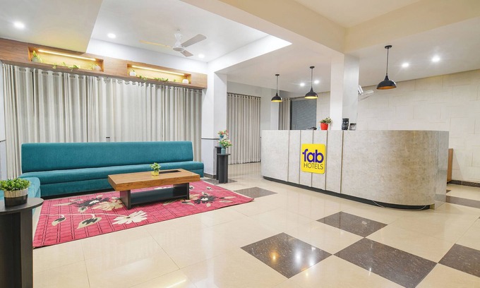 Kolar Road Hotel | Fabhotel The Krishnayan