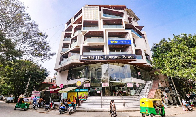 Pulikeshi Nagar Hotel | Fabhotel The Turning Point