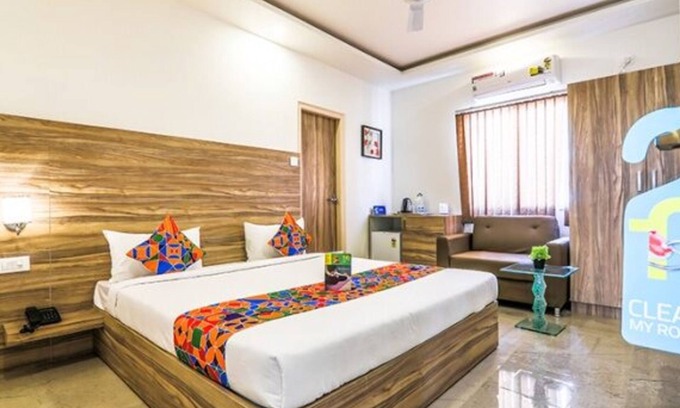 Pulikeshi Nagar Hotel | Fabhotel Vs Suites & Inn