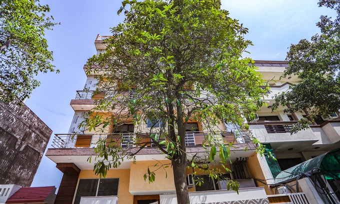 Noida Hotel | Fabhotel Well Stay