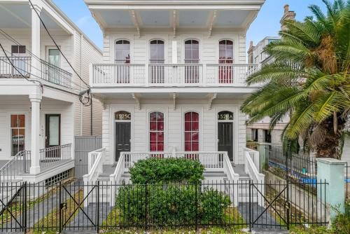 Faubourg Lafayette Apartment | Fabulous Cottages with City Views