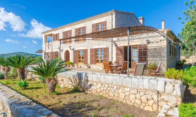 Sant Llorenc des Cardassar Cottage | Fabulous country house with pool