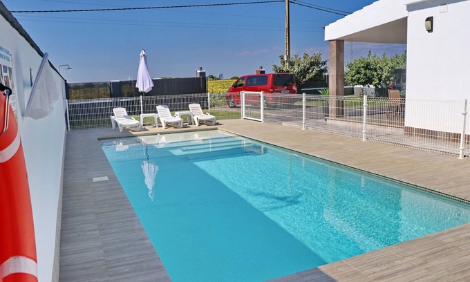 Conil de la Frontera Ski Chalet | Fabulous holiday home with private pool