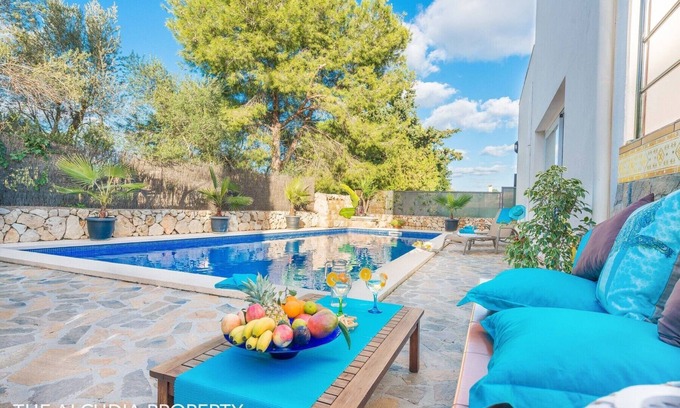 es Bacares Ski Chalet | Fabulous family Villa with pool, 500 m from the beach, for 6 people