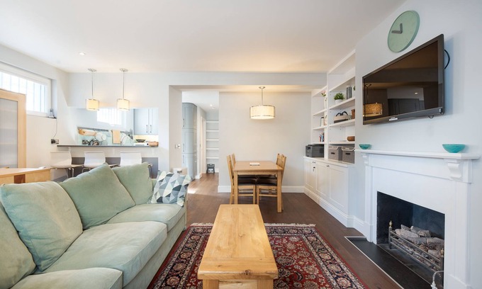 Parsons Green and Walham Apartment | Fabulous Fulham - Two Bedroom Apartment, Sleeps 4