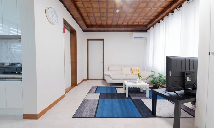 Pyeongtaek House | Fabulous house with AC in charming 평택시