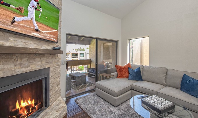 McCormick Ranch Condo | Fabulous McCormick Ranch Condo overlooking the pool!
