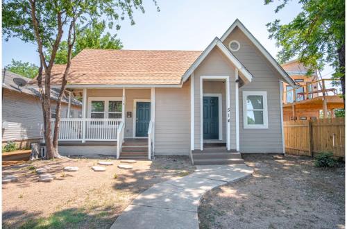 Near East Side Apartment | Fabulous Newly Renovated 1Br1Ba Near Downtown