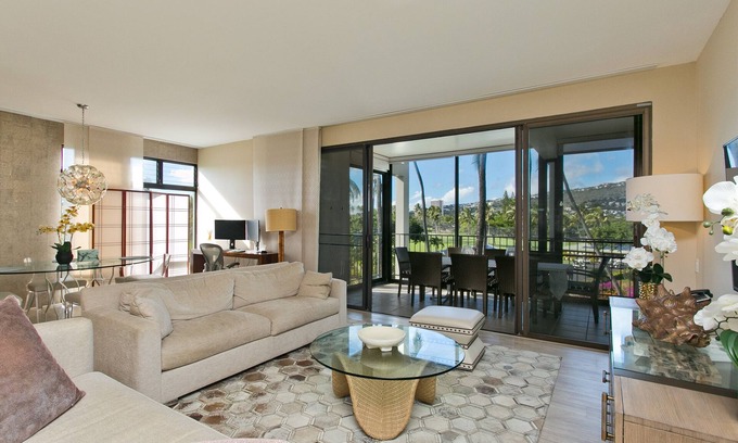 Waialae Iki Condo | Fabulous, Renovated Large 3BR Condo on Kahala Beach