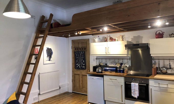 Coldharbour Apartment | Fabulous spacious flat in the heart of Brixton