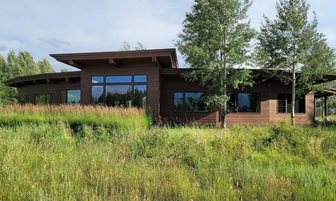 Jackson Hole House | Fabulous Thanksgiving in Jackson! Minutes from downtown and Snow King.