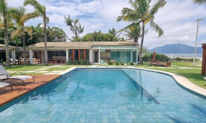 Mangaratiba Villa | Fabulous villa oceanfront in Mangaratiba - Man002
